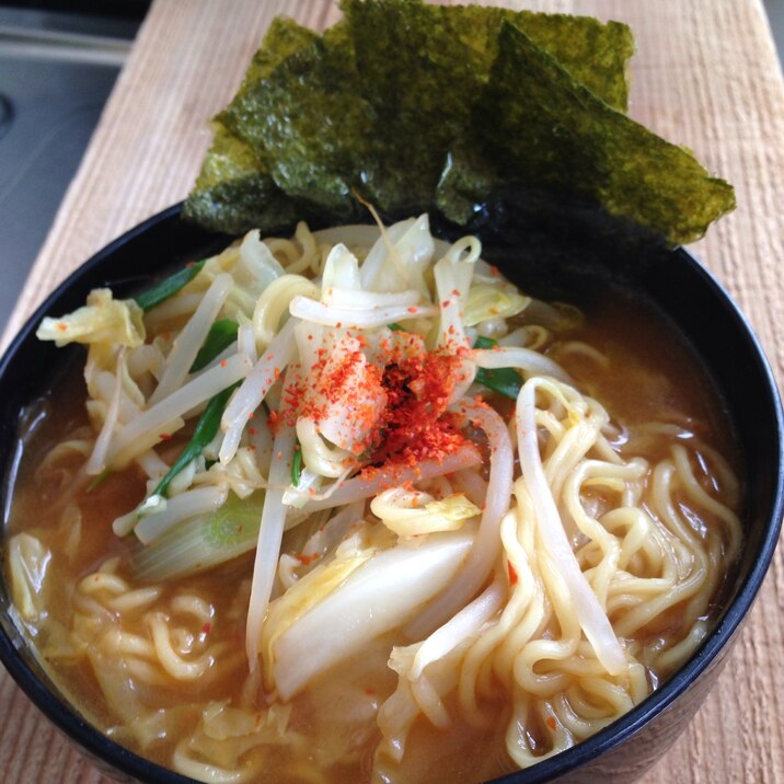 キャベツと九条ネギのピリ辛ラーメン♪